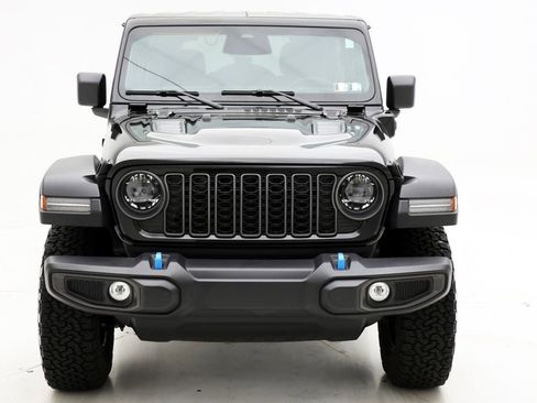 Used 2025 Jeep Wrangler Unlimited Rubicon 4xe w/ Convenience Group image 4