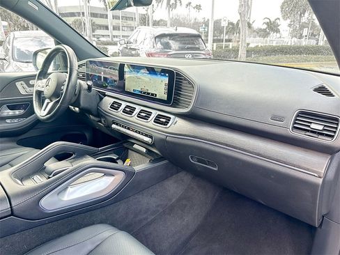 Used 2023 Mercedes-Benz GLS 450 4MATIC image 33