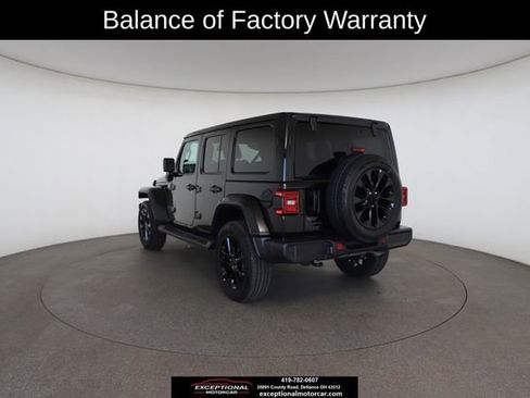 Used 2025 Jeep Wrangler Unlimited Sahara image 12