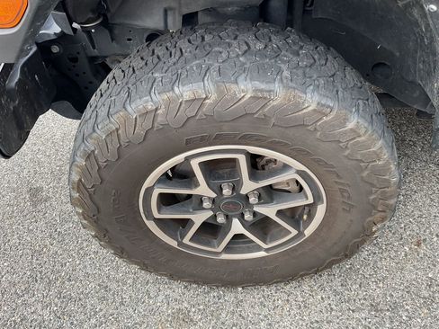 Used 2024 Jeep Wrangler Unlimited Rubicon image 5