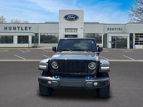 Used 2024 Jeep Wrangler Unlimited AWD/4WD image 2