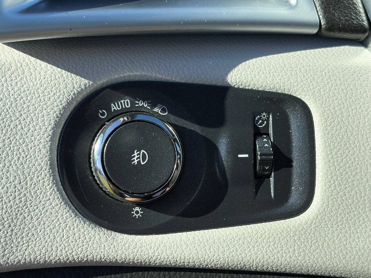 Used 2015 Cadillac SRX Performance w/ Driver Awareness Package FWD image 24