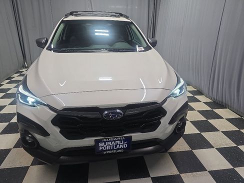 Certified 2025 Subaru Crosstrek 2.5i Limited w/ Popular Package #3A AWD/4WD image 2