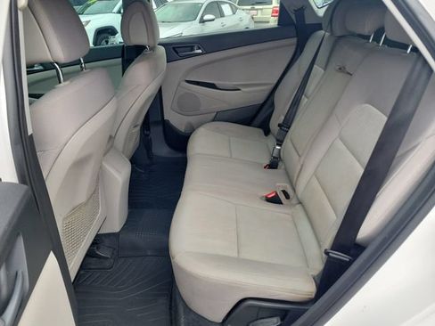 Used 2016 Hyundai Tucson SE w/ Option Group 02 FWD image 12
