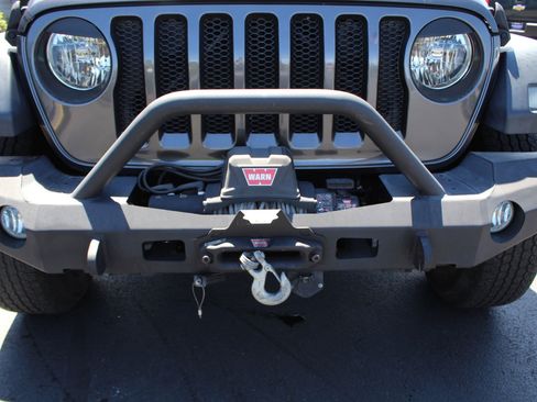 Used 2018 Jeep Wrangler Sport AWD/4WD image 13