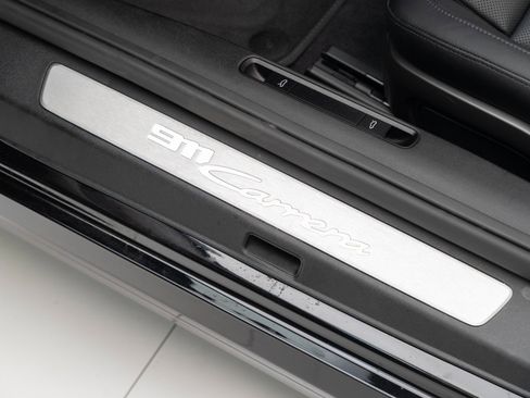 Certified 2022 Porsche 911 Carrera image 14