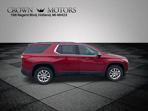 Used 2019 Chevrolet Traverse LT image 2