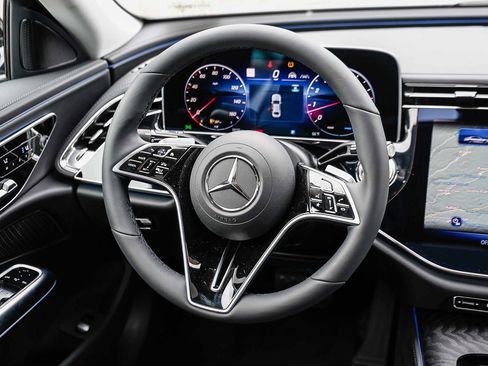 New 2026 Mercedes-Benz E 350 4MATIC Sedan image 13