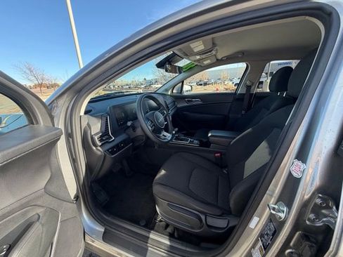 Used 2024 Kia Sportage LX image 10