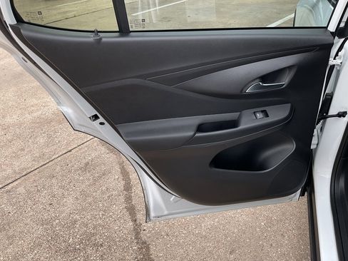 Used 2025 Buick Envista Preferred image 19