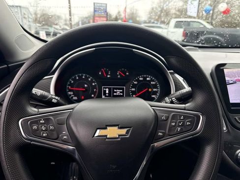 Used 2023 Chevrolet Malibu LT image 30