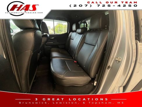 Used 2018 Toyota Tacoma TRD Off-Road AWD/4WD image 13