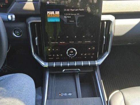 Used 2025 GMC Acadia Denali w/ Super Cruise Package AWD/4WD image 3