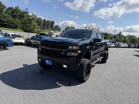 Used 2022 Chevrolet Silverado 1500 Custom AWD/4WD image 2