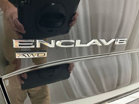 Used 2023 Buick Enclave Essence AWD/4WD image 11