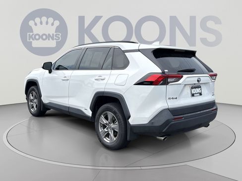 Used 2024 Toyota RAV4 XLE AWD/4WD image 4