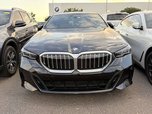 Used 2025 BMW 530i w/ M Sport Package RWD image 2
