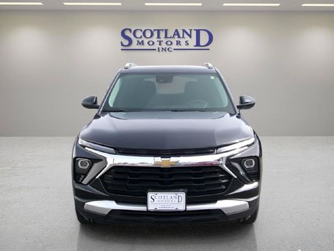 Used 2025 Chevrolet TrailBlazer LT AWD/4WD image 3