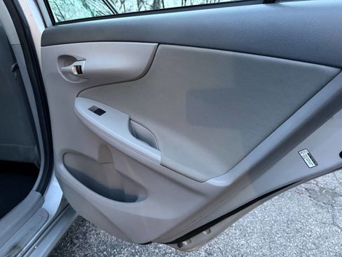 Used 2009 Toyota Corolla LE image 19