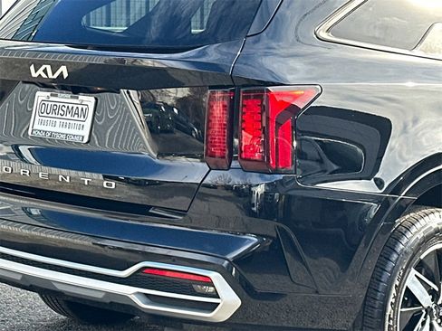 Used 2022 Kia Sorento EX w/ Panoramic Sunroof Package image 7