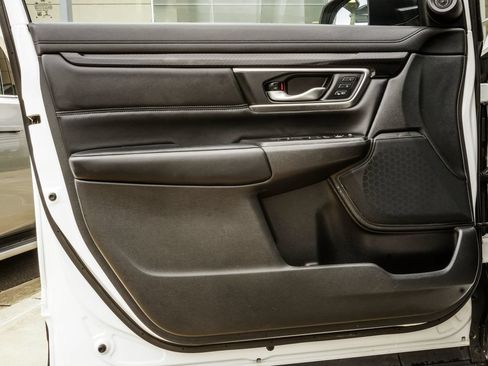 Used 2020 Honda CR-V Touring image 32