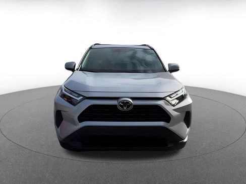 Used 2025 Toyota RAV4 XLE image 4
