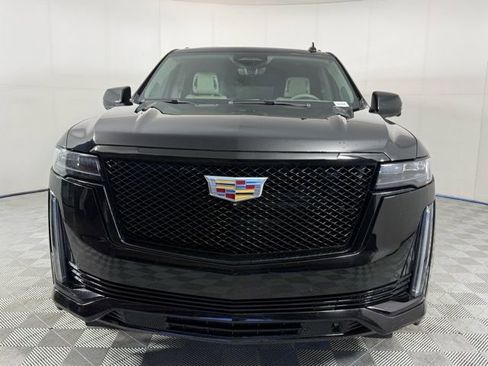 Used 2021 Cadillac Escalade ESV Sport Platinum image 4