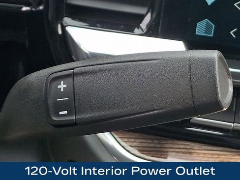 Used 2025 Chevrolet Silverado 1500 LT AWD/4WD image 11