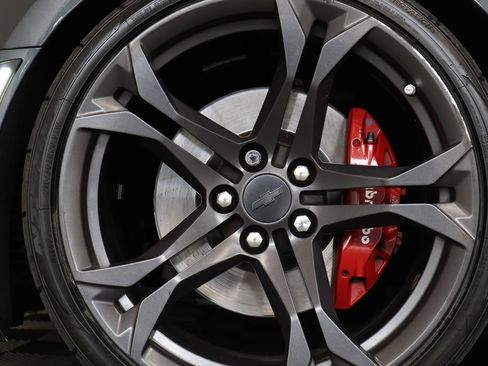 Used 2018 Chevrolet Camaro SS RWD image 10