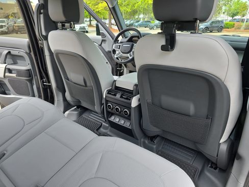 Used 2026 Land Rover Defender 110 X-Dynamic SE AWD/4WD image 11