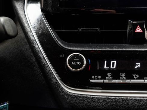 Used 2023 Toyota Corolla LE image 28