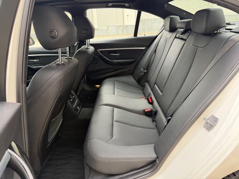 Used 2018 BMW 330i xDrive Sedan AWD/4WD image 18