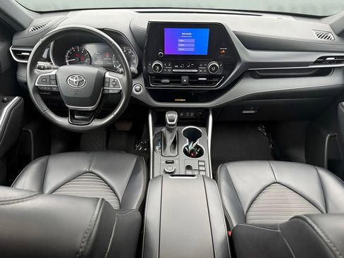 Used 2023 Toyota Highlander XSE AWD/4WD image 16