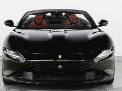 Certified 2024 Ferrari Roma Spider image 3