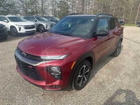 Certified 2023 Chevrolet TrailBlazer RS w/ Convenience Package FWD image 3
