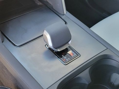 Used 2025 Land Rover Discovery Sport Dynamic SE image 27