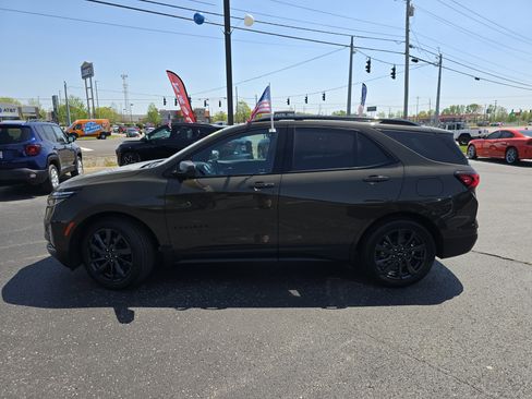 Used 2023 Chevrolet Equinox RS FWD image 17