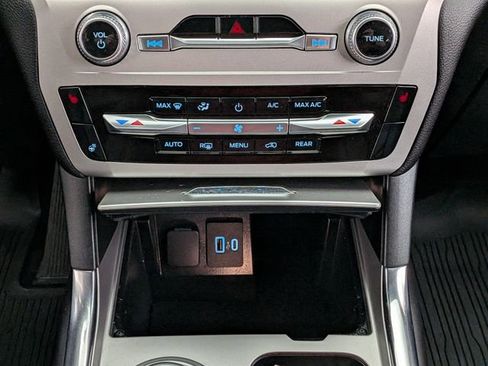 Certified 2022 Ford Explorer XLT w/ Equipment Group 202A image 31