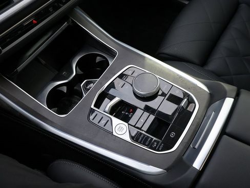 Used 2023 BMW X7 xDrive40i w/ Premium Package image 29