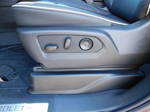 New 2025 Chevrolet Suburban Premier image 15