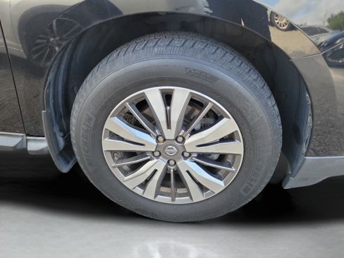 Used 2018 Nissan Pathfinder SL FWD image 16