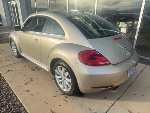 Used 2013 Volkswagen Beetle TDI image 6