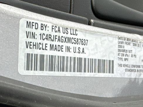 Used 2021 Jeep Grand Cherokee Laredo X AWD/4WD image 32