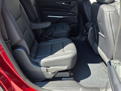 New 2026 Chevrolet Traverse LT w/ Sun and Wheel Package AWD/4WD image 14