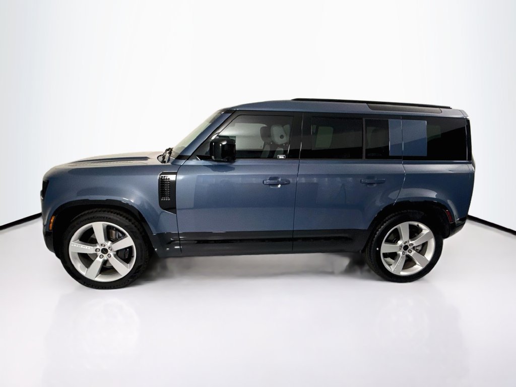 Used 2026 Land Rover Defender 110 X-Dynamic SE AWD/4WD image 8
