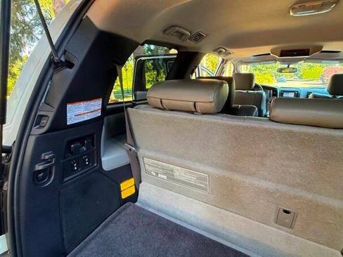 Used 2016 Toyota Sequoia Platinum AWD/4WD image 17