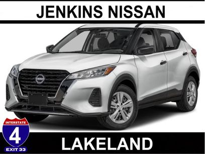 New 2025 Nissan Kicks Play S