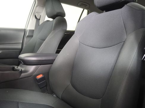 Used 2020 Toyota RAV4 LE w/ All Weather Liner Package AWD/4WD image 10