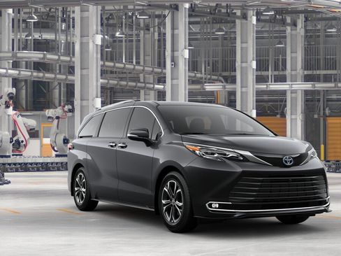 New 2025 Toyota Sienna Platinum image 15