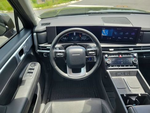 Used 2025 Hyundai Santa Fe SEL FWD image 12